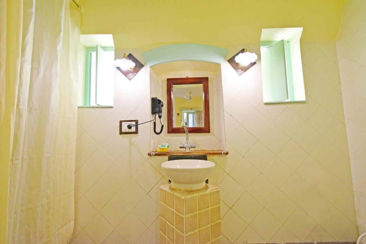 Hotel Villa Des Gouverneurs Пондичерри Экстерьер фото