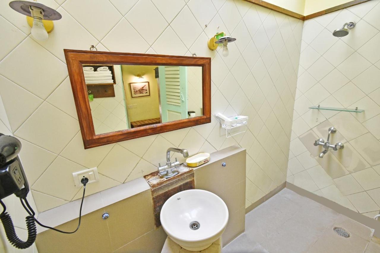 Hotel Villa Des Gouverneurs Пондичерри Экстерьер фото