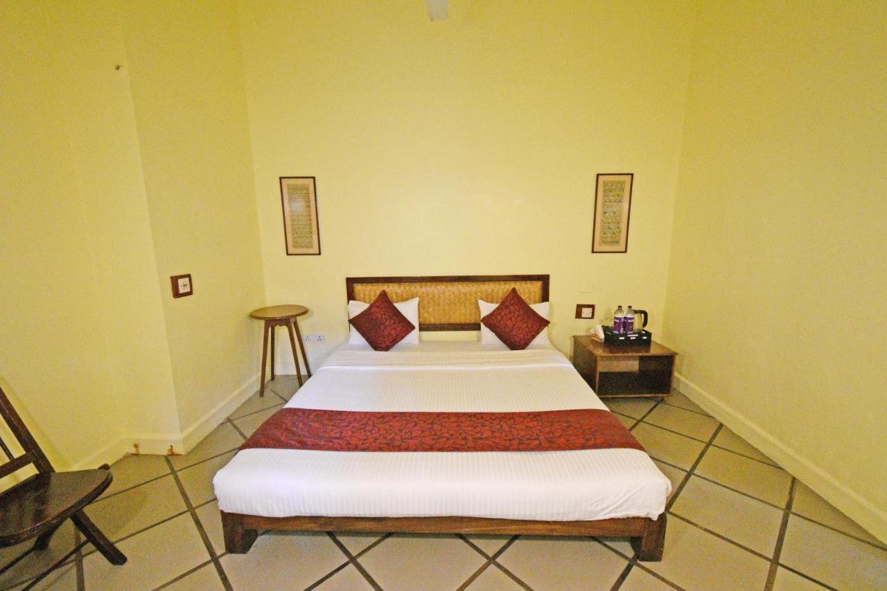 Hotel Villa Des Gouverneurs Пондичерри Экстерьер фото