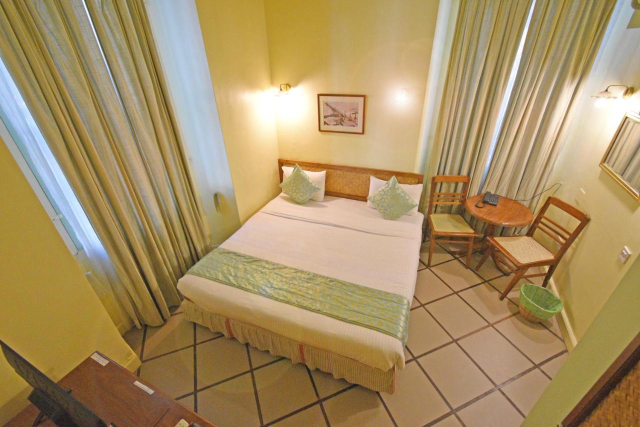 Hotel Villa Des Gouverneurs Пондичерри Экстерьер фото